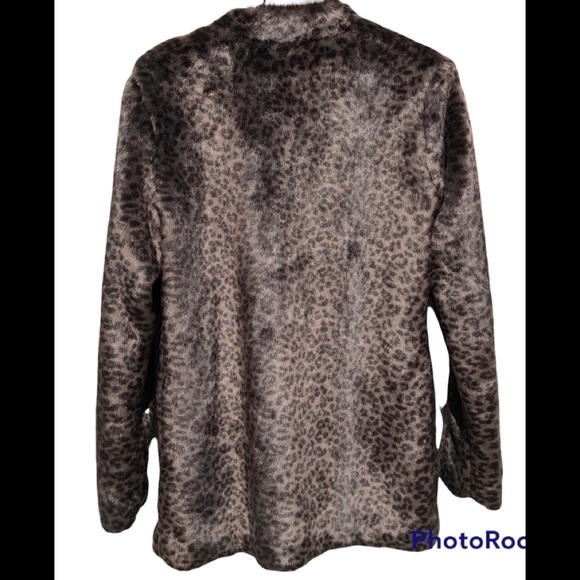 NEW VERO MODA Nordstrom Grey Animal Print Faux Fur Luxury Lounge Jacket M Coat - Picture 6 of 7
